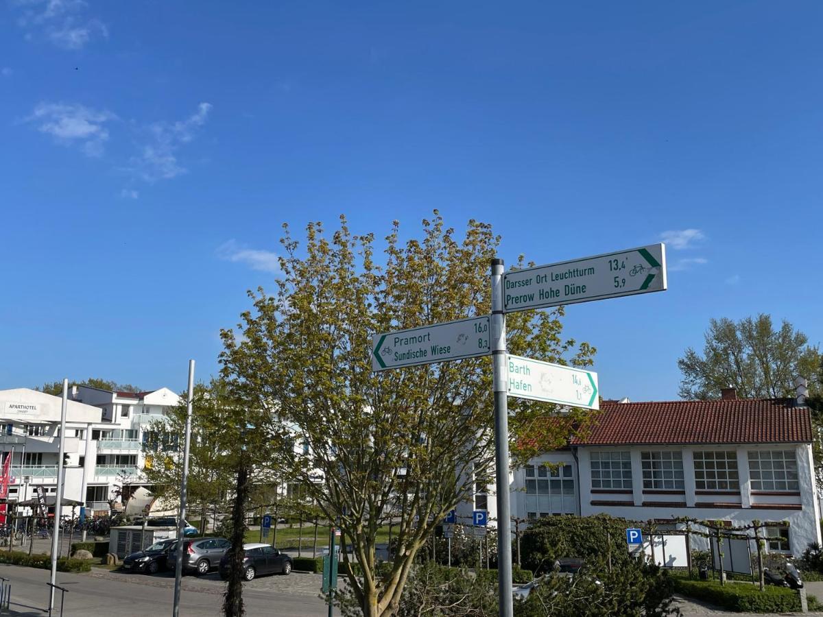 Apartment Meerfarbig - Balkon - Wlan - Parkplatz - Fahrradschuppen - Zentral&ruhig - E-ladesaeule - Waschtrockner - Haustierfrei - Nichtraucher Ostseeheilbad Zingst