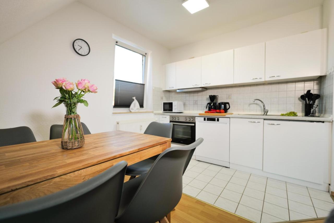 Meerfarbig - Balkon - Wlan - Parkplatz - Fahrradschuppen - Zentral&ruhig - E-ladesaeule - Waschtrockner - Haustierfrei - Nichtraucher Apartment