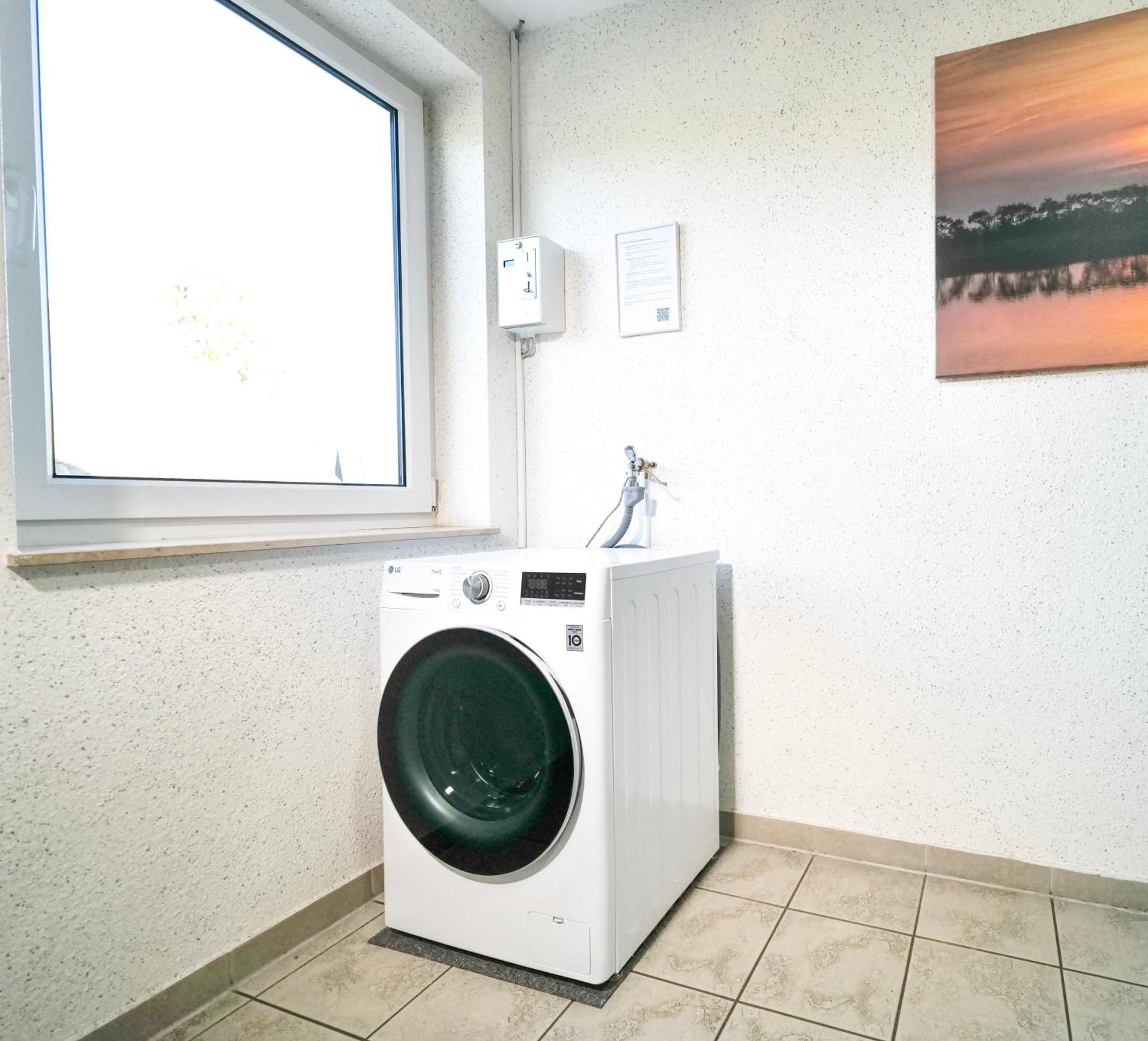 Meerfarbig - Balkon - Wlan - Parkplatz - Fahrradschuppen - Zentral&ruhig - E-ladesaeule - Waschtrockner - Haustierfrei - Nichtraucher Apartment Ostseeheilbad Zingst