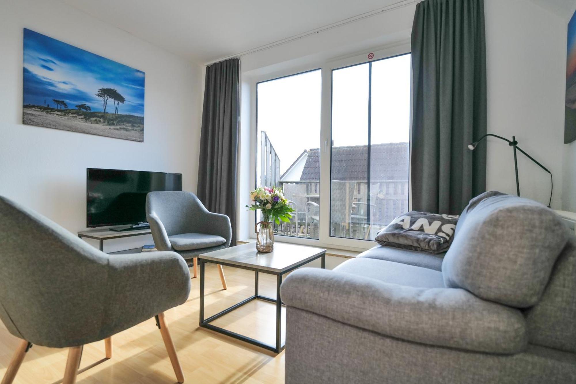 Meerfarbig - Balkon - Wlan - Parkplatz - Fahrradschuppen - Zentral&ruhig - E-ladesaeule - Waschtrockner - Haustierfrei - Nichtraucher Apartment *