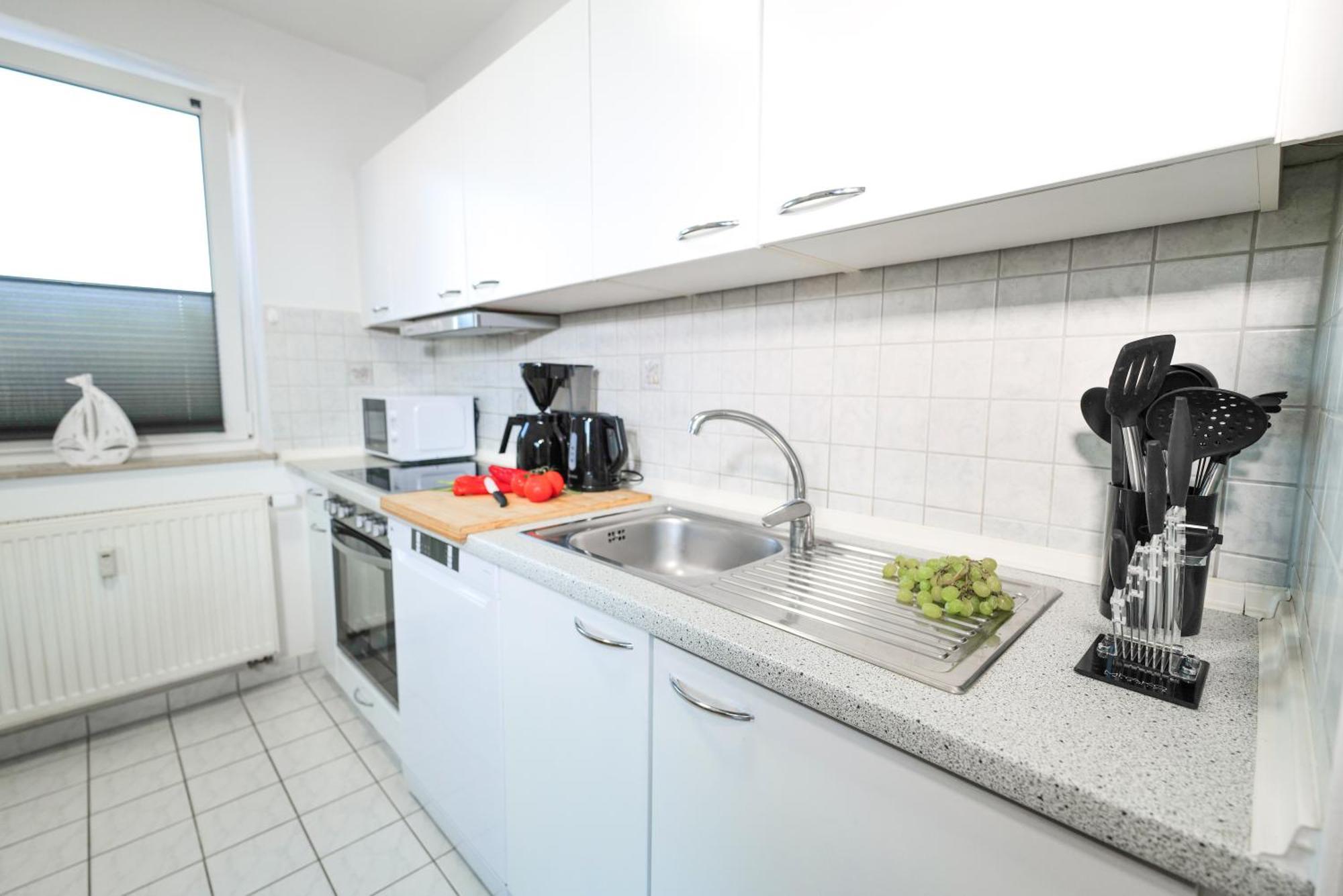 Meerfarbig - Balkon - Wlan - Parkplatz - Fahrradschuppen - Zentral&ruhig - E-ladesaeule - Waschtrockner - Haustierfrei - Nichtraucher Apartment *